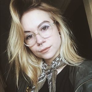 Meet your Posher, Desiree